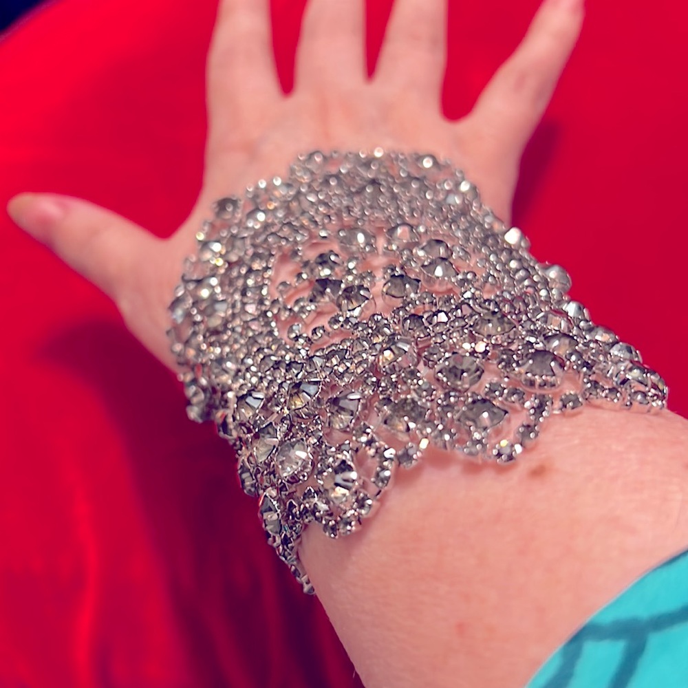 ⭐️ HOST PICK ⭐️ MARGARET ROWE one of a kind wrist wrap - Picture 5 of 5